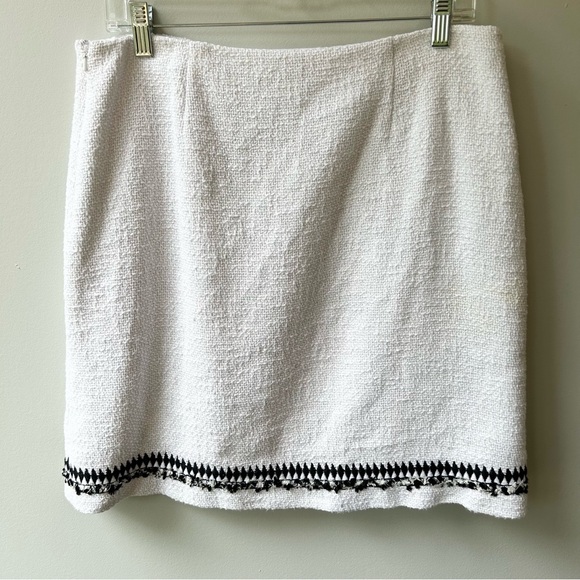Worth New York tweed mini skirt with black embroidered detail - Picture 2 of 9